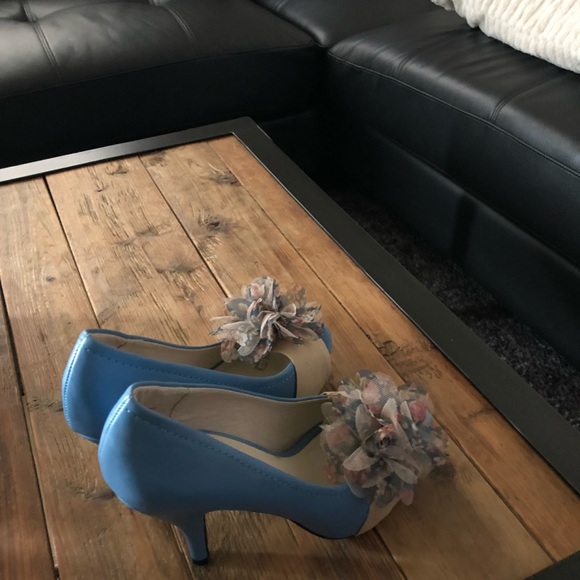 Shoes - Picture 2 of 2